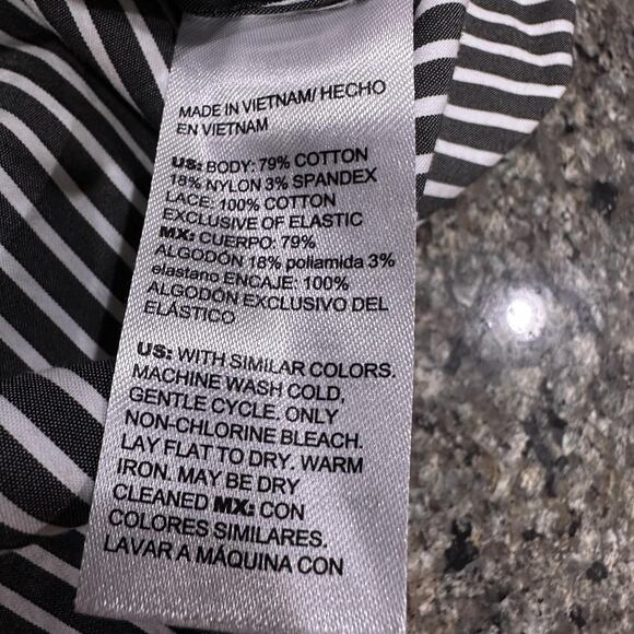 Chicos Shirt Womens 10 Gray White Stripe Button Front Lace Long Sleeve Blouse - Picture 7 of 8